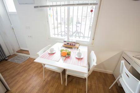 Calle Montán, Valencia, Valencian Community 46011 - Foto 2