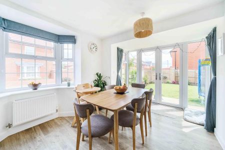 4 bedroom detached house to rent - Photo 5