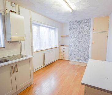 2 bedroom semi-detached house to rent - Photo 2