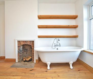 3 bedroom terraced house to rent - Photo 1