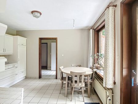 Prachtige villa met maar liefst 4 slaapkamers en 2 badkamers! - Photo 5