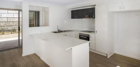 EXCLUSIVE TRI STOREY TOWNHOUSE IN GREAT LOCATION - Photo 2