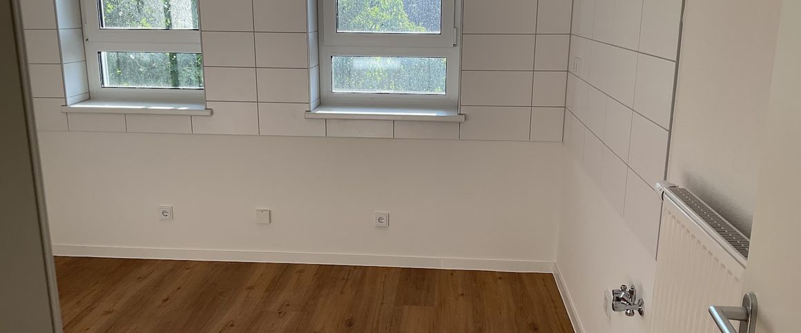 Neu, hell & bezugsfertig - Attraktive Dachgeschosswohnung ohne Aufzug! - Photo 1