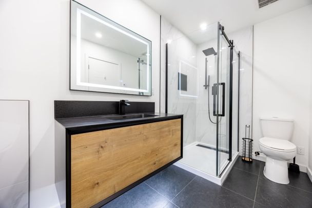 Maison à étages à louer - Montréal (Rosemont/La Petite-Patrie) (Shop Angus) Maison à étages à louer - Montréal (Rosemont/La Petite-Patrie) (Shop Angus) - Photo 1