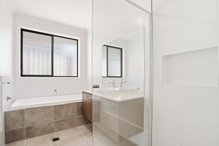 BRAND NEW FOUR BEDROOM FAMILY HOME - Photo 5