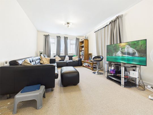 Fairacre, Thornbury Road, Isleworth, TW7 - Photo 1