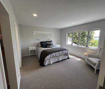 Stunning Coastal Living Immaculate Home with Sea Views - Photo 5