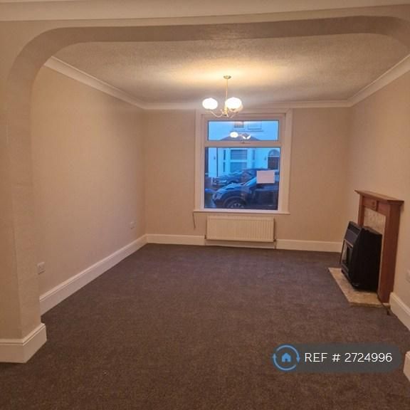 2 bedroom end of terrace house to rent - Photo 1