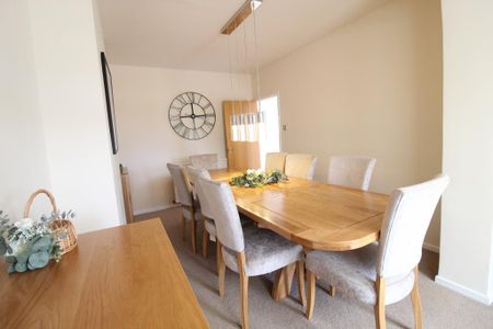 3 bedroom semi-detached house to rent - Photo 4