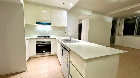 Modern Apartment - 1 Bed 1 Bath Plus Study - Station Street Kogarah - Photo 5
