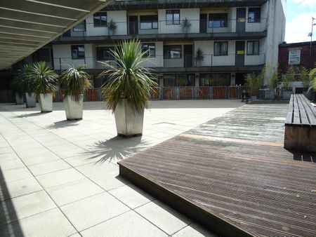 2 bedroom apartment to rent - Photo 2