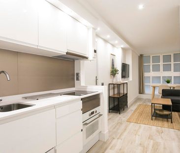 Nice and Central 2-Bedroom Apartment - Photo 1