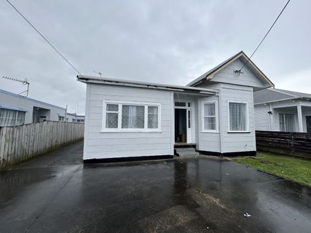38 Vogel Street, Hawera - Photo 3