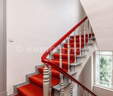 Nice Contemporary Home - Photo 2