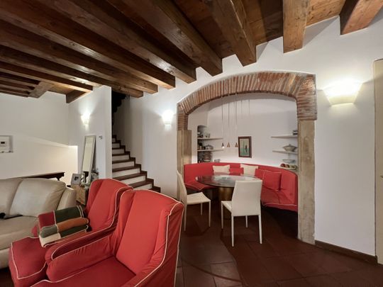 TRILOCALE IN AFFITTO CON POSTO AUTO COPERTO - CENTRO STORICO ZTL - Photo 1