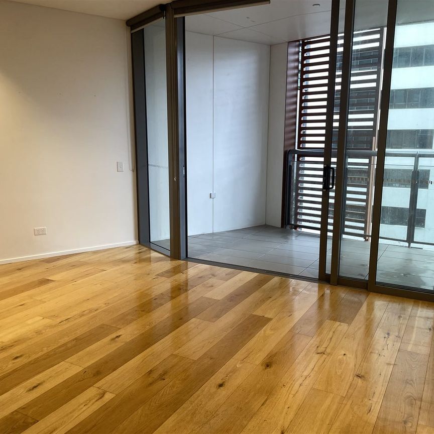 Modern onebedroom unit in Wonderland Central park - Photo 1