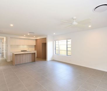Fantastic Family Living in Arundel - Photo 3