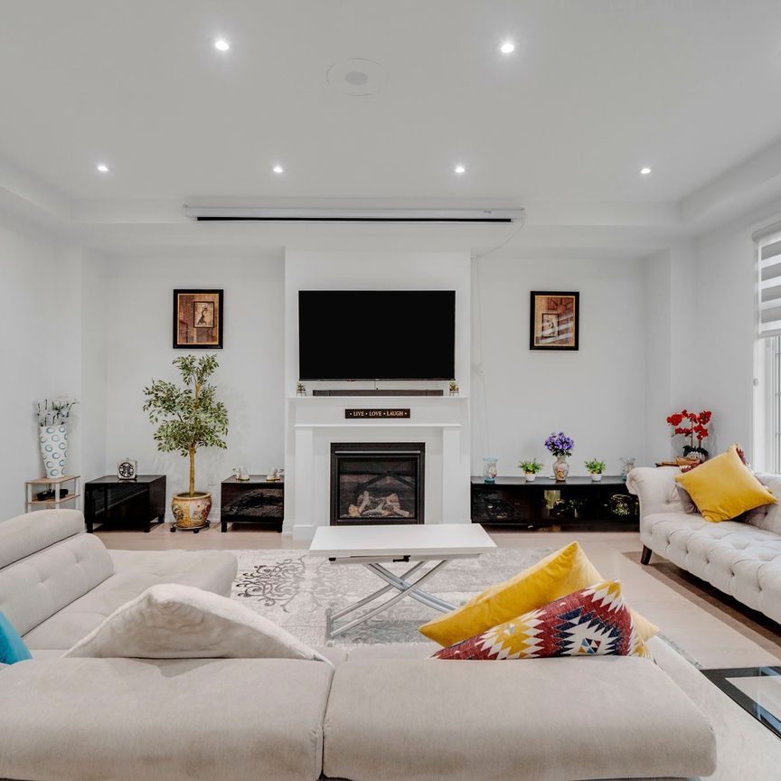 For Lease - 3255 Harasym Trail Unit# Main-Upper, Oakville, Ontario - Photo 1