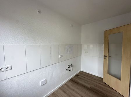 Helle, neu renovierte 3-Zimmerwohnung ca. 82m² mit Balkon in Dortmund-Marten zu vermieten! - Photo 2