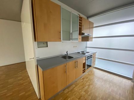 Tolle Wohnung im Loftstil in der City inklusive Einbauchküche ! - Photo 3