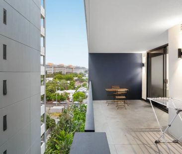 Contemporary Comfort in the Heart of Woolloongabba - Photo 1