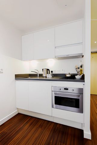 Standard Ground Floor - Photo 4