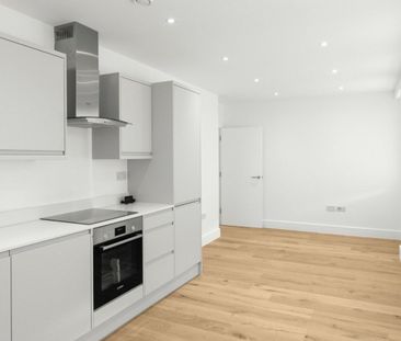 London Road, Sittingbourne, Kent, ME10 - Photo 3