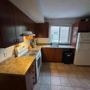 TRÈS GRAND 3 1/2 à louer à Cartierville adj. Ville St-Laurent - Photo 2