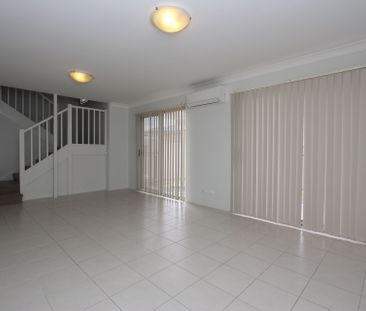 Perfectly Positioned Townhouse - Photo 6
