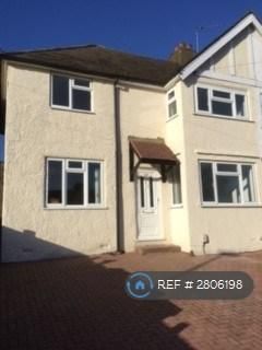 4 bedroom end of terrace house to rent - Photo 3