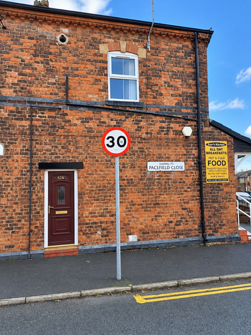2 bedroom flat to rent - Photo 3
