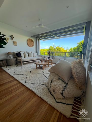 Spacious Furnished Coastal Retreat Just One Block from Mount Coolum Beach - Photo 3