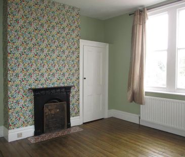 4 bedroom semi-detached house to rent - Photo 4