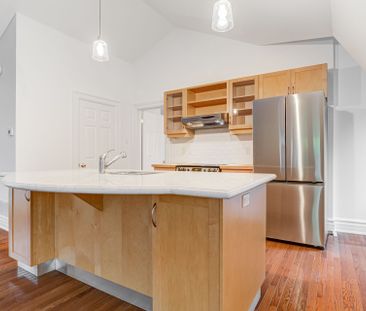 For Lease - 12 A Admiral Road, Toronto, Ontario - Photo 1