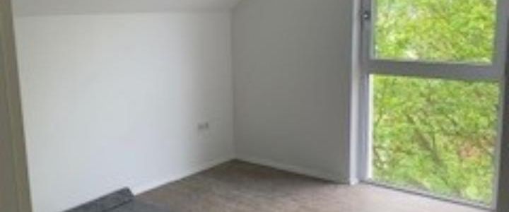 Dachgeschosswohnung ab 01.01.2026 zu vermieten - Foto 1