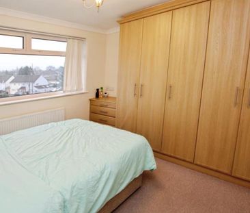 If you are a couple or a small family looking for a 3 bedroom house... - Photo 5