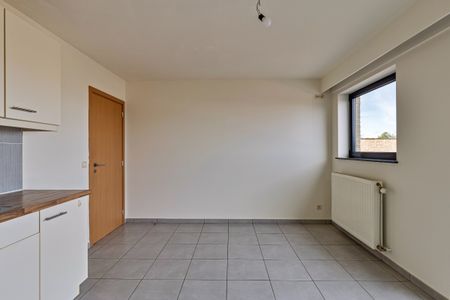 Ruim duplex appartement met drie slaapkamers en garage. - Foto 4