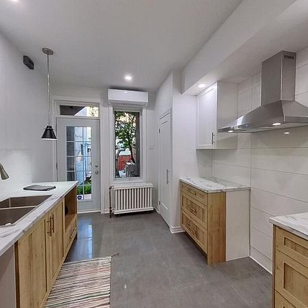 Superbe 6 1/2 rue Lafontaine, 2,000$/mois. Clé en main. - Photo 3