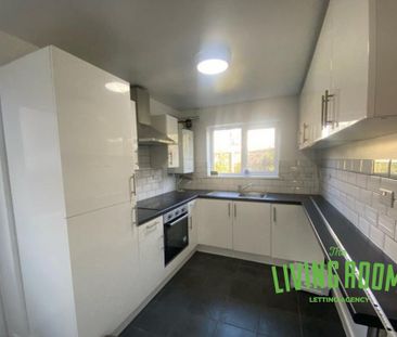 1 bedroom in a house share to rent - Photo 3