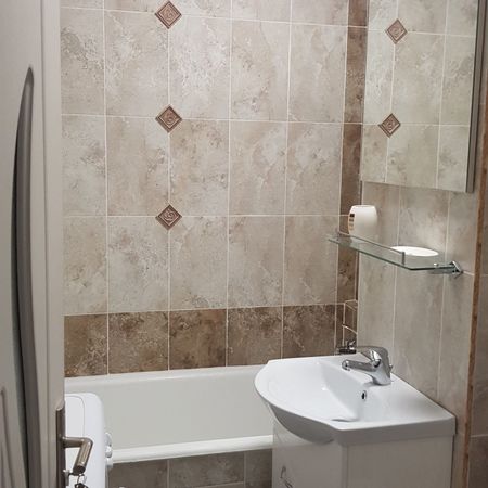 Închiriez garsonieră, București, sector 3, mobilat / utilat, semidecomandat, 30mp, etaj 7 - Fotografie 4