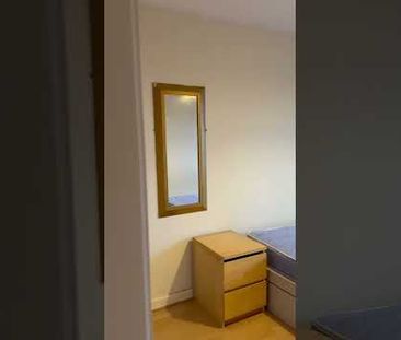 2 Bed Flat, Sugar Mill Square, M5 - Photo 4