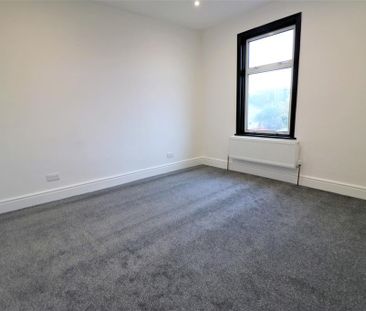4 bedroom terraced house to rent - Photo 5