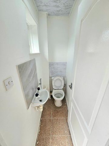 3 bedroom terraced house to rent - Photo 5