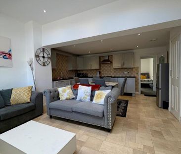 4 bedroom terraced house to rent - Photo 2