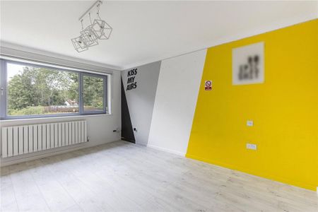 4 bedroom detached house to rent - Photo 4