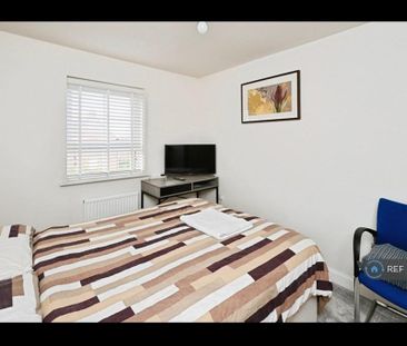 1 bedroom in a house share to rent - Photo 6