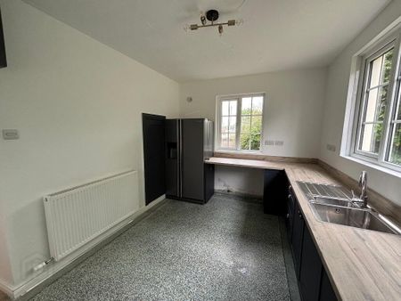 31 Waringstown Road, Lurgan, BT66 7HH - Photo 5