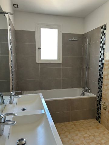 Location Maison 4 pièces 90m² VENCE 06140 - Photo 4