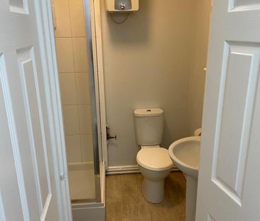 Studio Flat, Lawn Road, SO17 - Photo 5