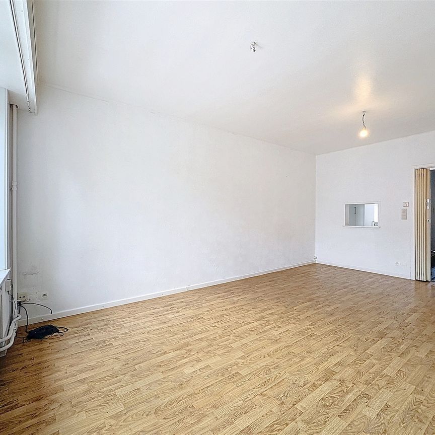 Ruime bel-etage woning met garage te Sint-Amandsberg! - Photo 1